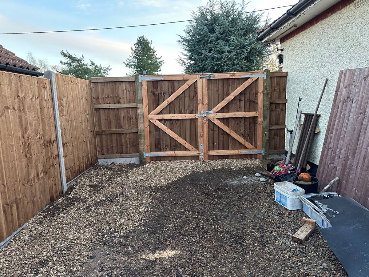 Closeboard fencing run